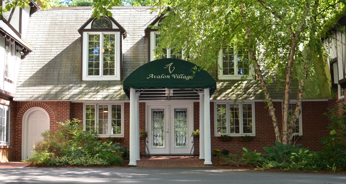 avalon-manor-house-front